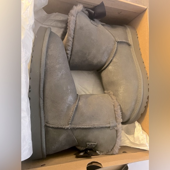 Brand New Ugg Boots Size 9 - Picture 1 of 4